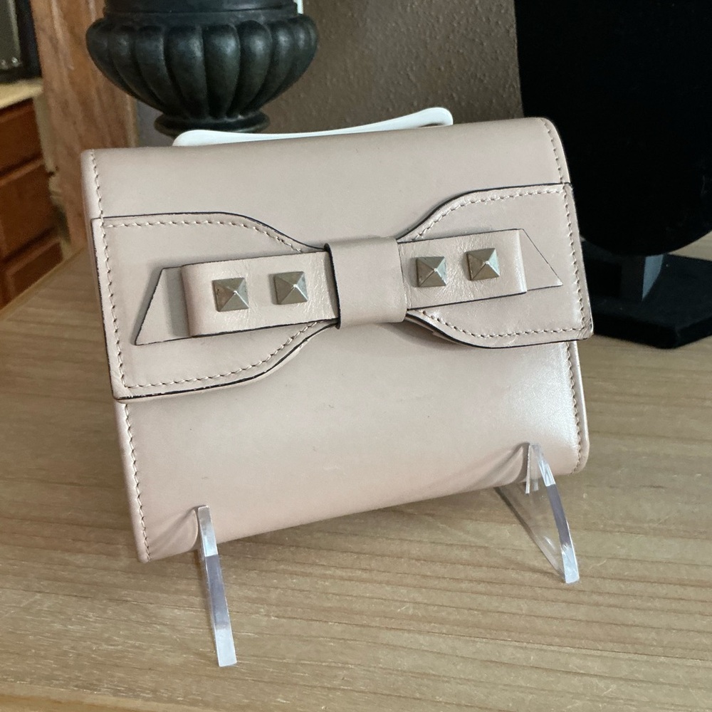 Valentino Garavani Rockstud Bow French Wallet